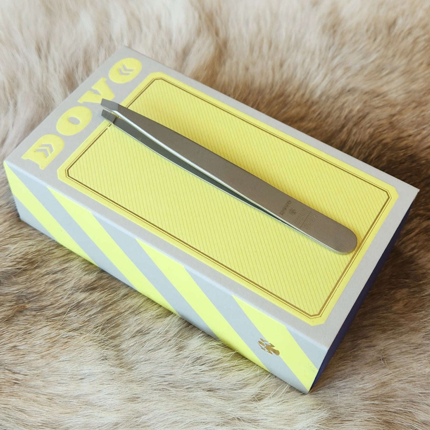 Dovo Slant Tweezers from Dovo