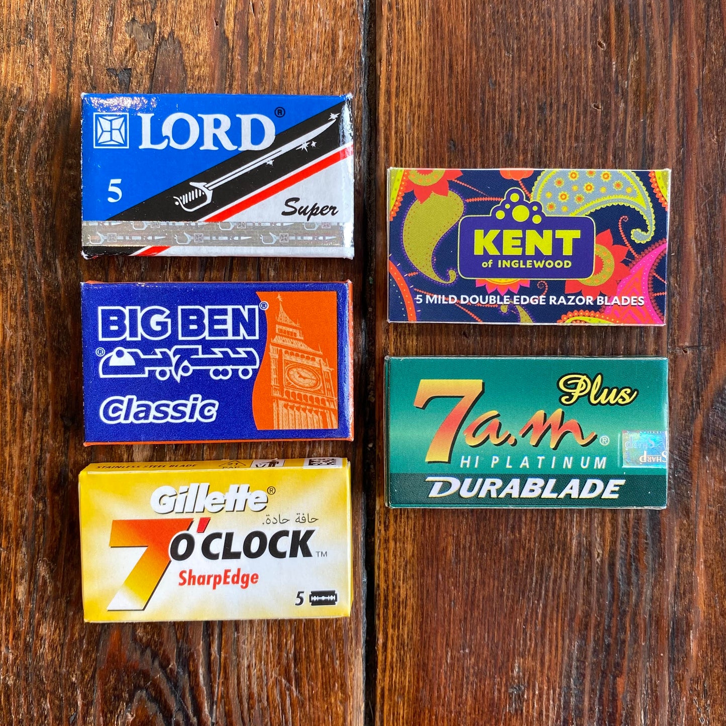 Goldilocks Blade Bundle: Five packs of double-edge safety-razor blades, perfect for average skin sensitivity and hair texture, ideal for those seeking a balanced shaving experience.