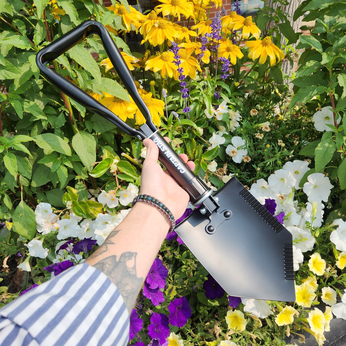 Captain Stag Foldable Steel Shovel from Captain Stag