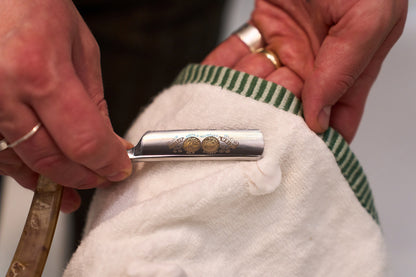 Thiers Issard Straight Razor, Gold Medallion Rams Horn, 5/8"