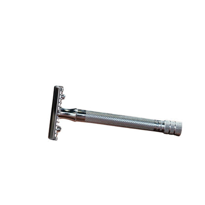 Merkur Double Open Tooth Comb 25C DE Safety Razor with knurled handle, open comb head, ideal for thick beards, enhancing shaving efficiency and comfort.